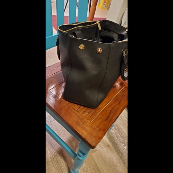 Michael Kors Purse - Picture 4 of 8